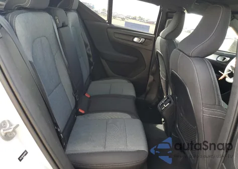 2024 Volvo Xc40 Core z USA, uszkodzony, nr VIN YV4L12UK1R2206170